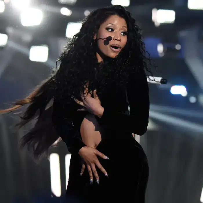 During Her Live Performance, Nicki Minaj Experienced A Wardrobe Malfunction